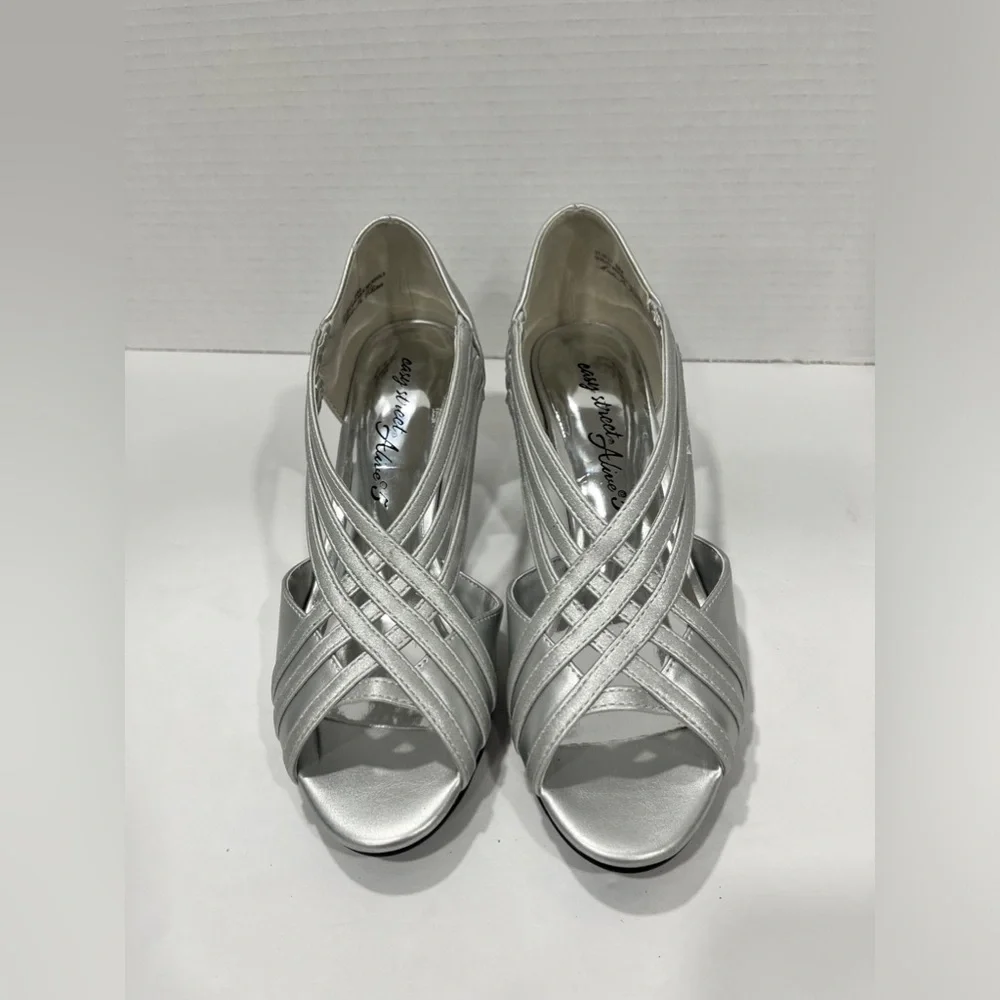 Easy Street Womens Oceana Peep Toe Stiletto‎ Heel Pumps. Size 6W. Color: Silver